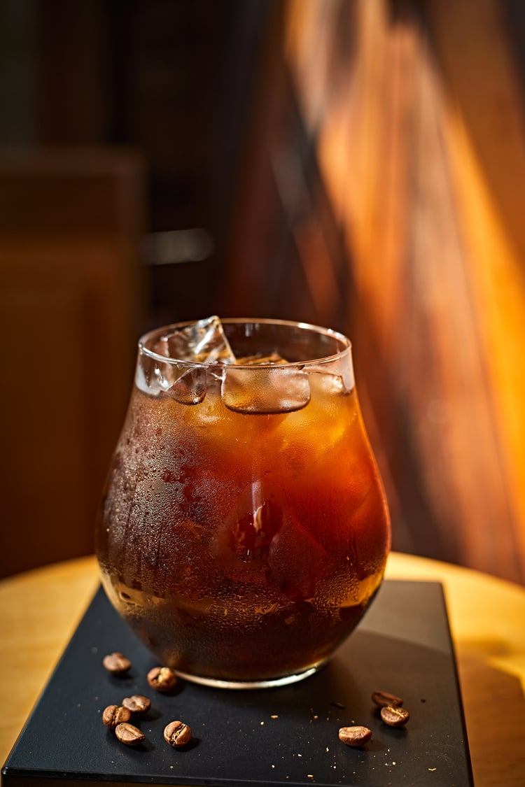 iced black coffee (iced americano)